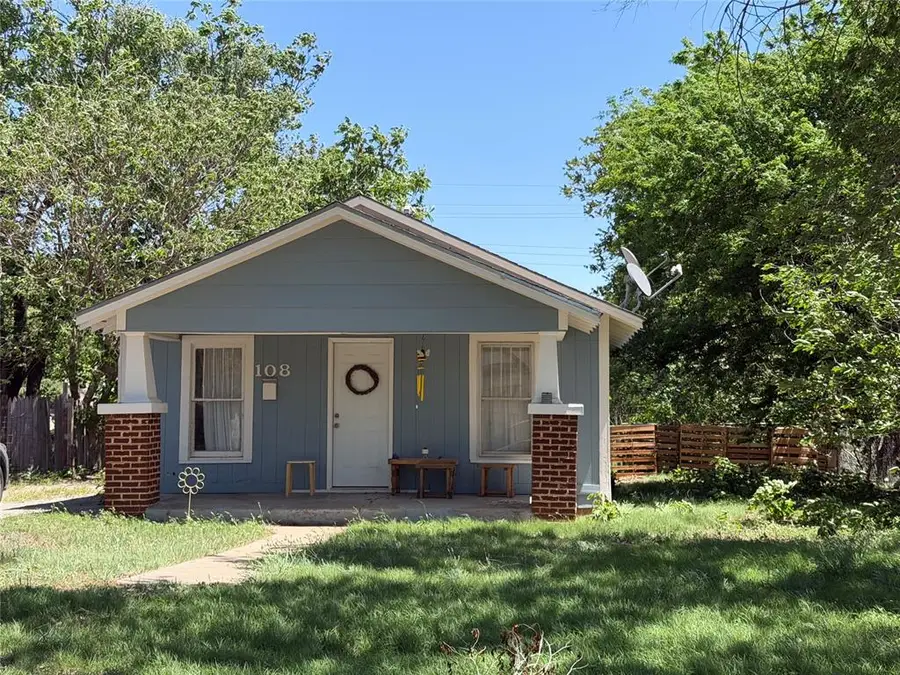 108 N Hitchcock Street, Hobart, OK 73651 - #2