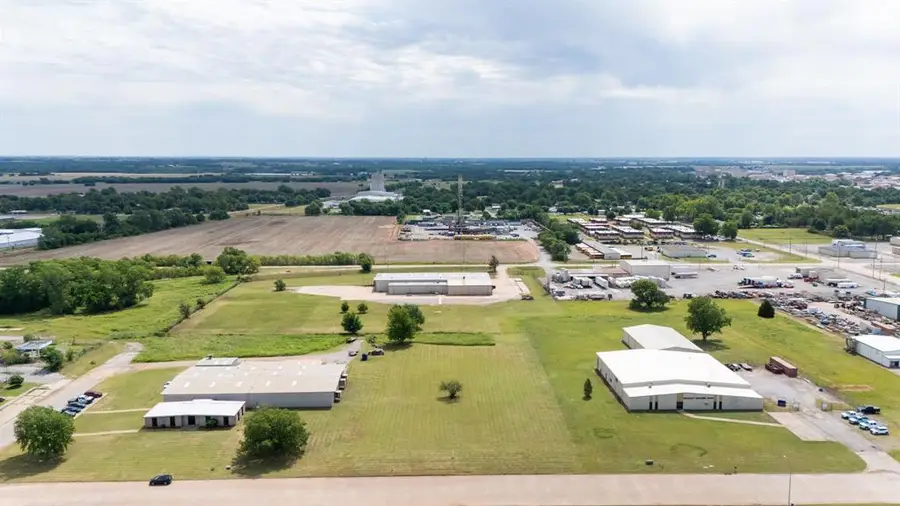 N 18th Street, Chickasha, OK 73018 - #3