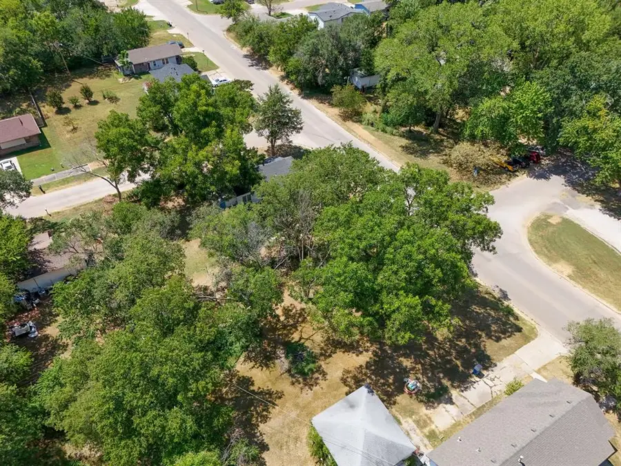 1201 N Center Avenue, Shawnee, OK 74801 - #3