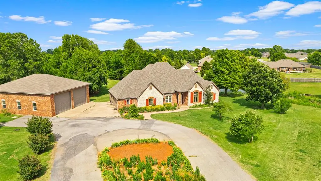 1212 N Clear Springs Road, Mustang, OK 73064 - #1