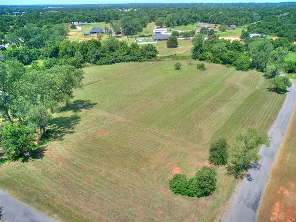 252627 Shady Grove Road, McLoud, OK 74851