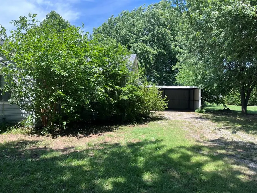 701 SW 3rd Street, Tuttle, OK 73089 - #2