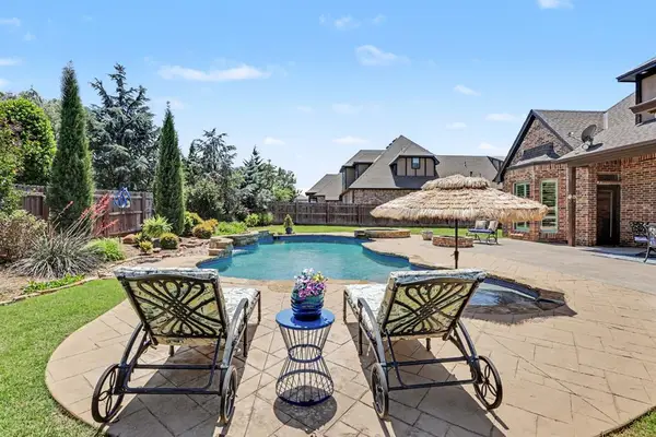 800 Newport Bridge Court, Edmond, OK 73034