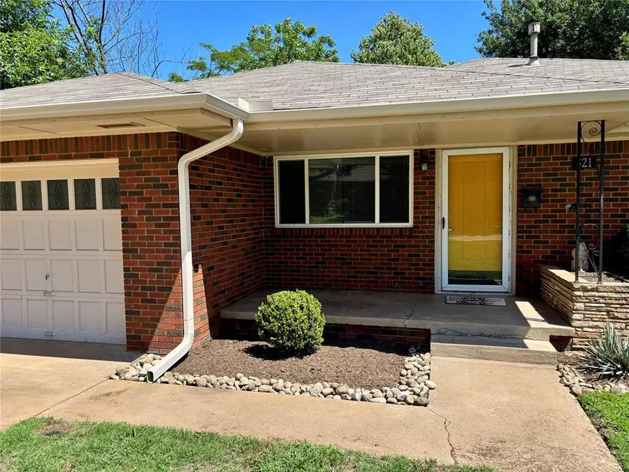 321 E Clegern Avenue, Edmond, OK 73034 - #2