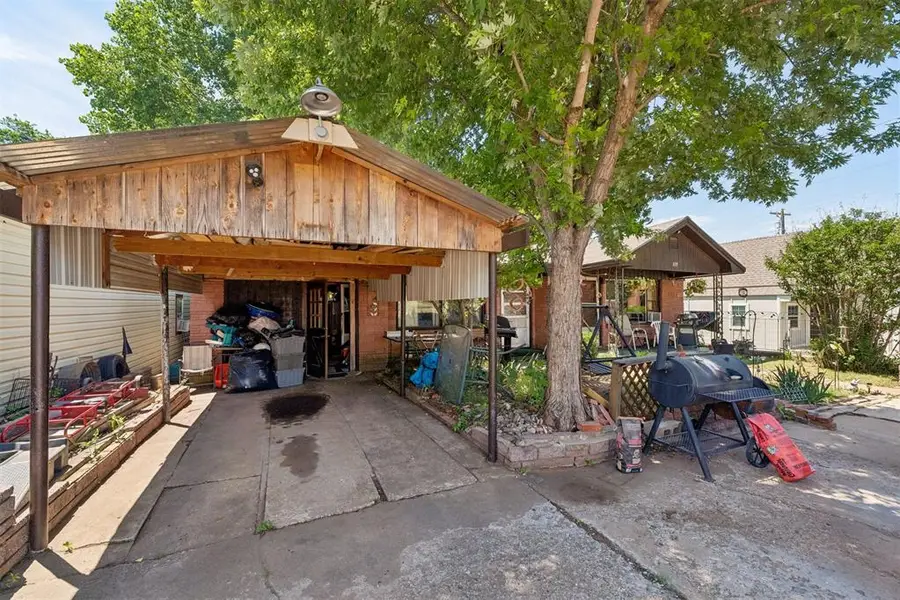 409 W Springer Avenue, Guthrie, OK 73044 - #2