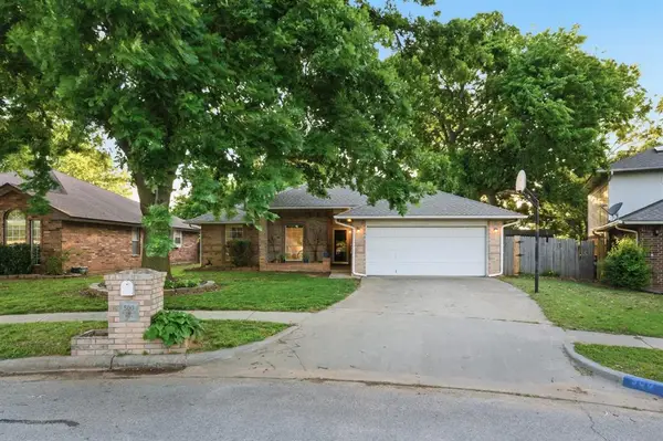 500 Gyrfalcon Drive, Norman, OK 73072