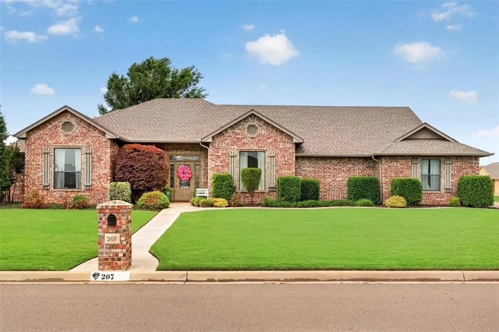 207 Clayton, Elk City, OK 73644 - #1