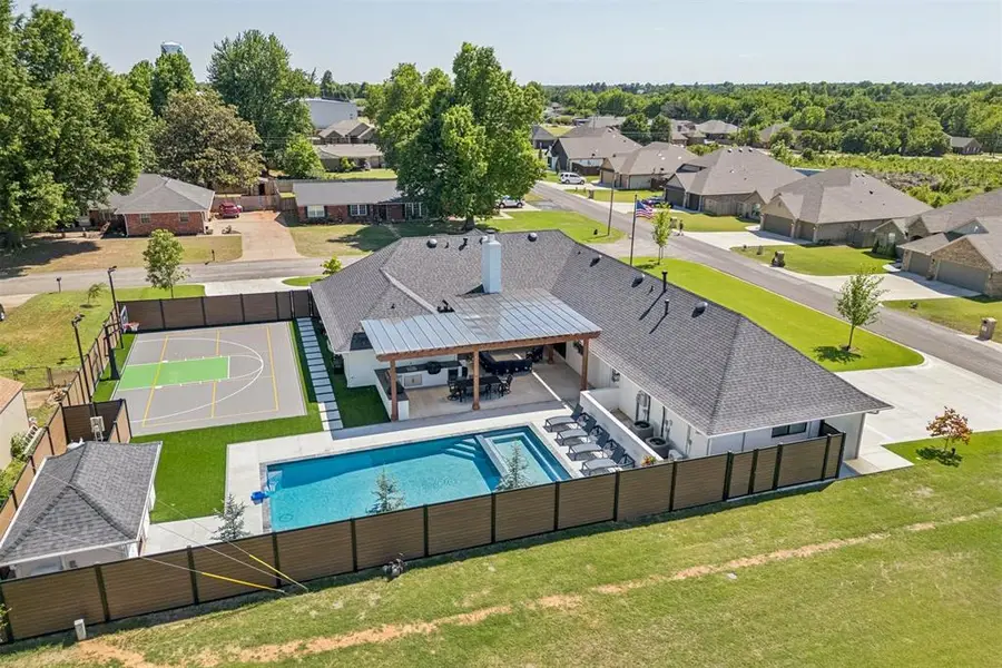 627 Louisiana Street, Jones, OK 73049 - #2