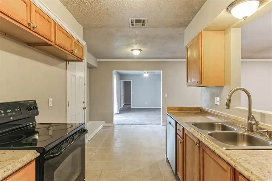 109 W Shadywood Drive, Midwest City, OK 73110 - #3