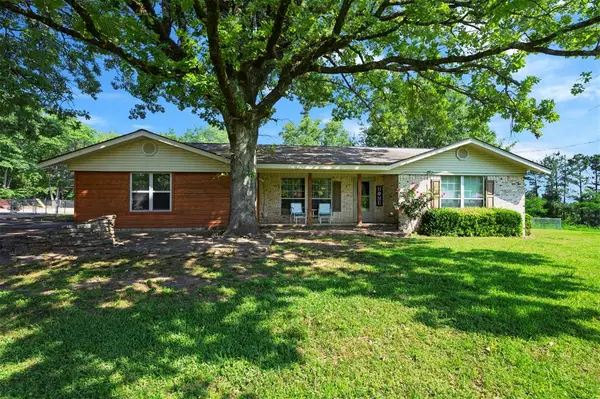 555 Skipjack Road, Eagletown, OK 74734