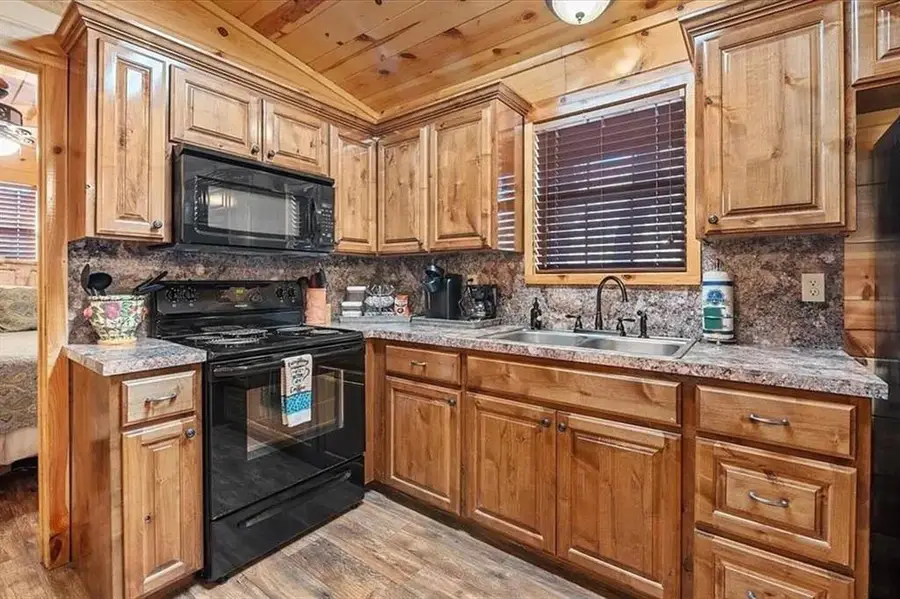 211 Marlin Drive, Broken Bow, OK 74728 - #3