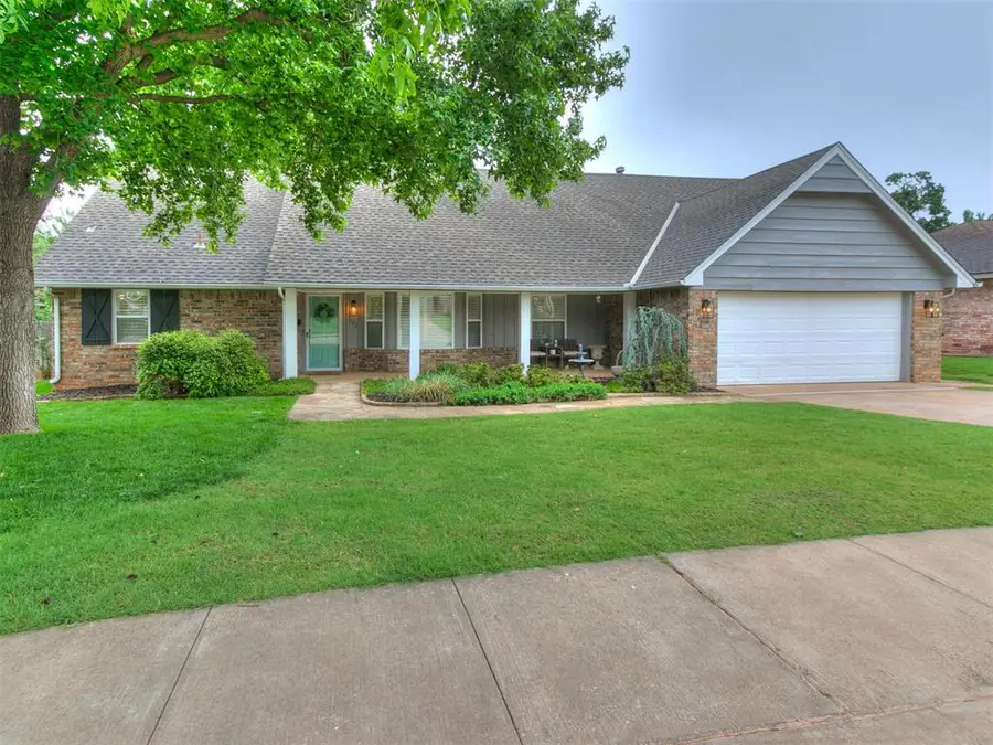 722 Pine Oak Drive, Edmond, OK 73034 - #2