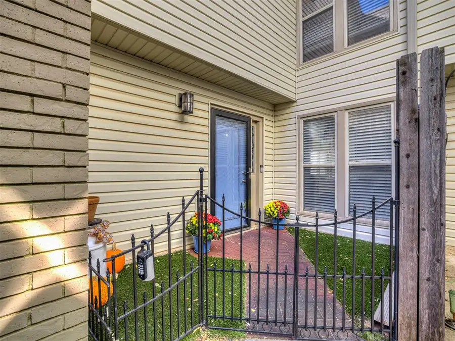 11372 Benttree Circle #11372, Oklahoma City, OK 73120 - #2