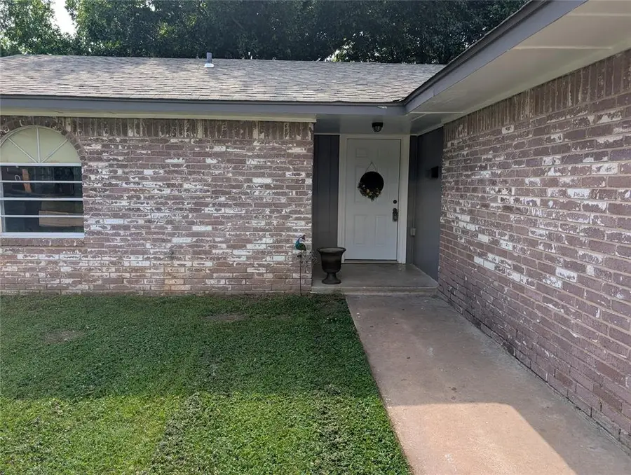 905 Royal Avenue, Midwest City, OK 73130 - #2