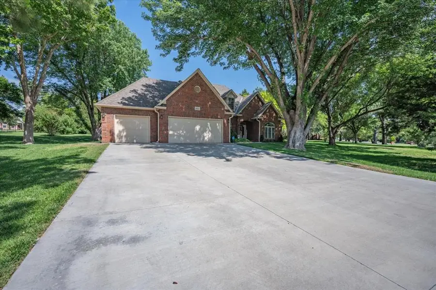 10512 Highview Drive, Oklahoma City, OK 73151 - #2