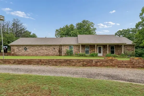 1025 E Triplett Road, Guthrie, OK 73044