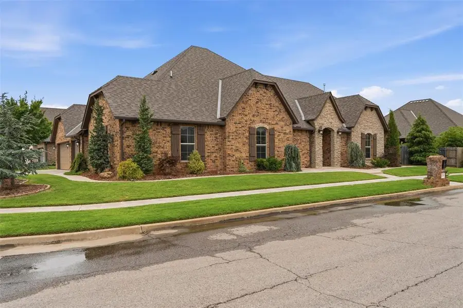 4109 Acoma Drive, Moore, OK 73160 - #2