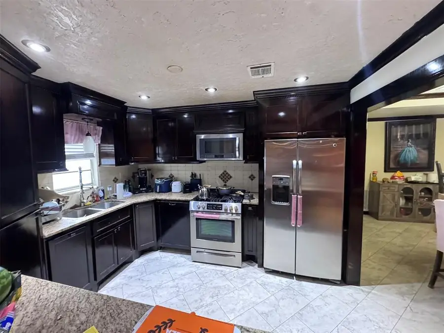 2731 SW 61st Street, Oklahoma City, OK 73159 - #2