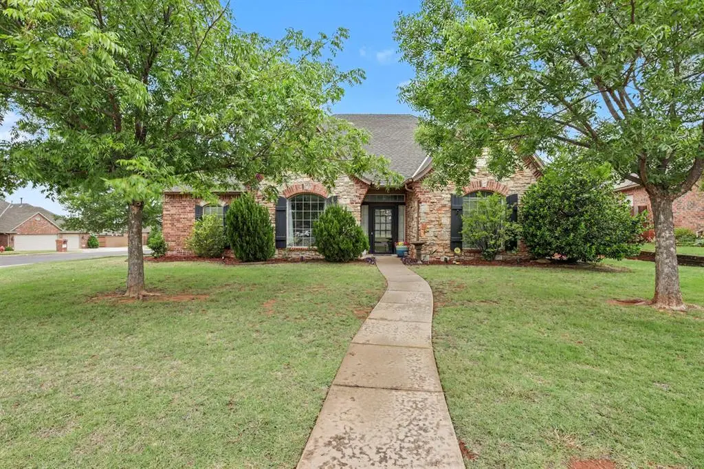 1901 Apache Trail, Edmond, OK 73003 - #1
