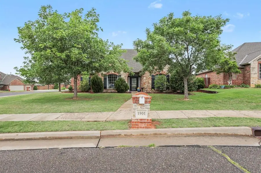 1901 Apache Trail, Edmond, OK 73003 - #2