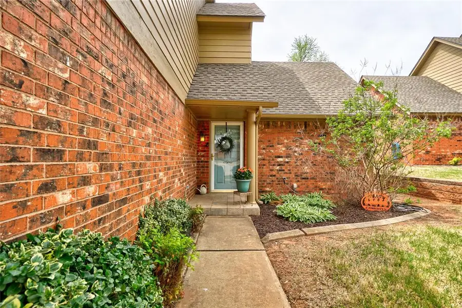20 Coventry Court, Edmond, OK 73012 - #2