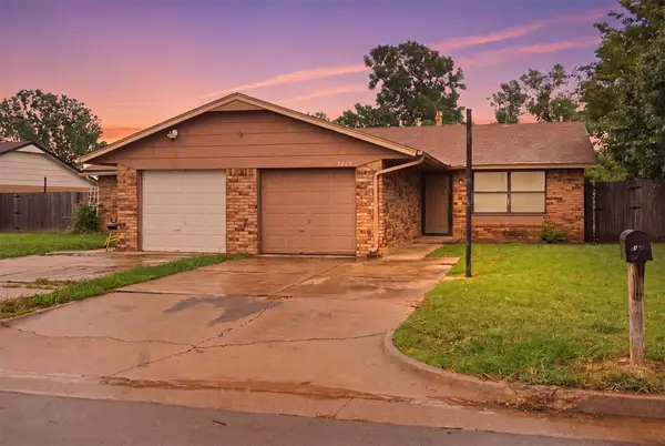 7702 NW 113th Place, Oklahoma City, OK 73162