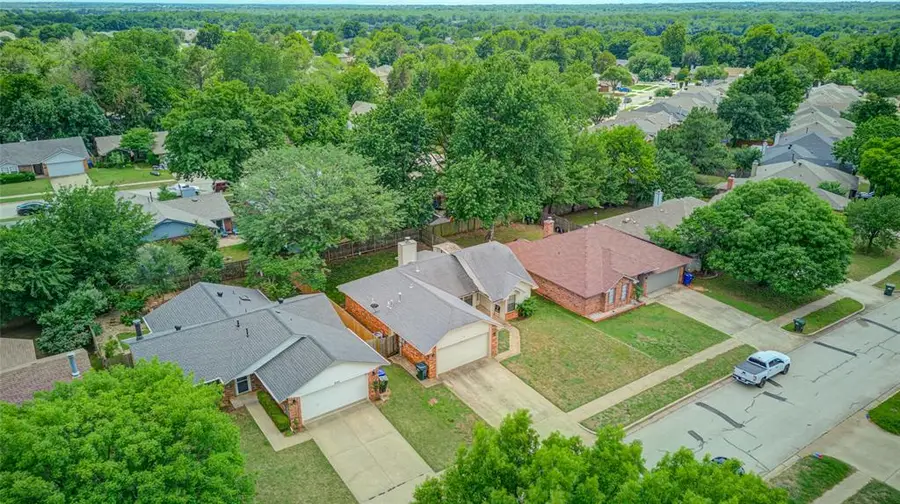 816 N Coopers Hawk Drive, Norman, OK 73072 - #2