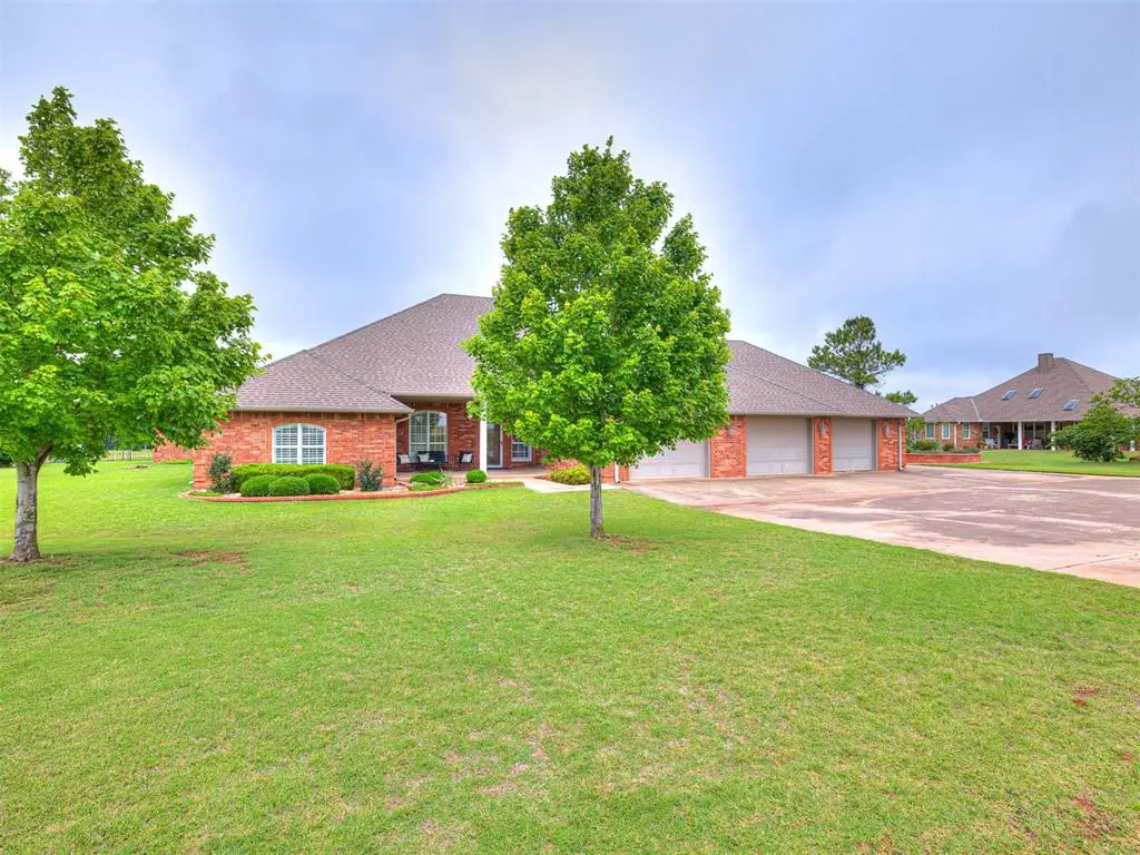 611 Broadway, Guthrie, OK 73044 - #1