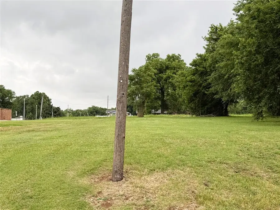 000 E Georgia Avenue, Chickasha, OK 73018 - #2