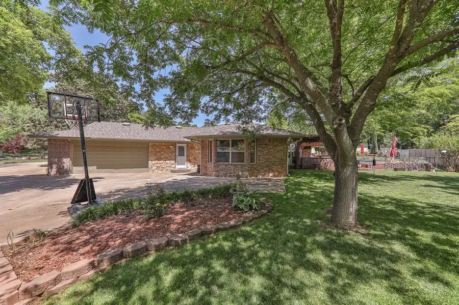 1924 Skylark Court, Edmond, OK 73034 - #3