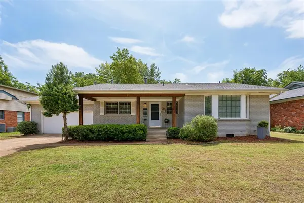 9816 Chesterton Place, The Village, OK 73120