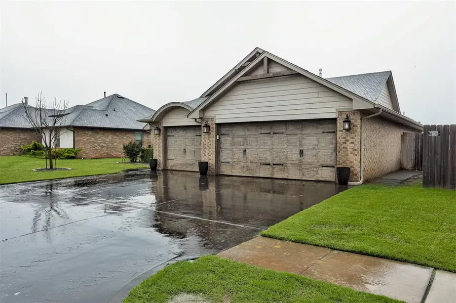 16709 Monroe Drive, Edmond, OK 73012 - #3