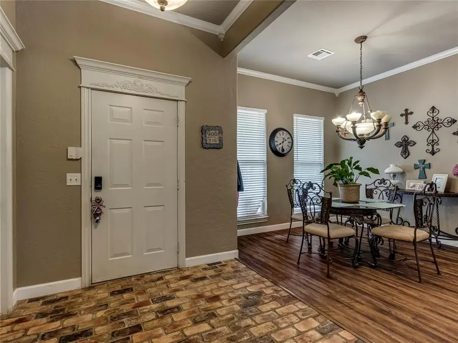 324 E Charlotte Terrace, Mustang, OK 73064 - #2