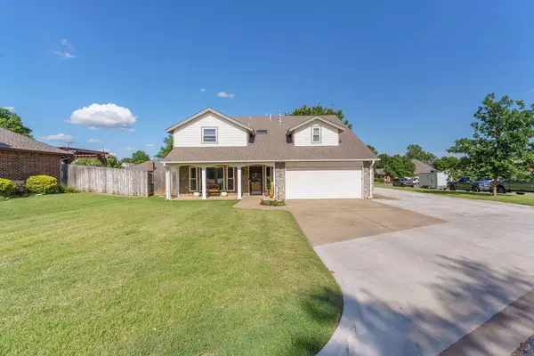 908 Sherwood Street, Weatherford, OK 73096