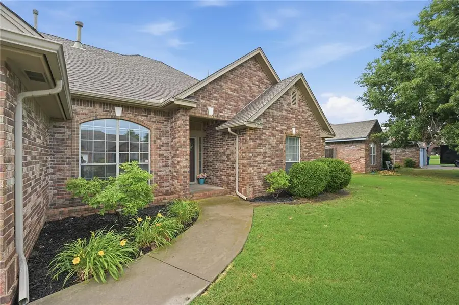 1520 W Diamond Way, Mustang, OK 73064 - #2