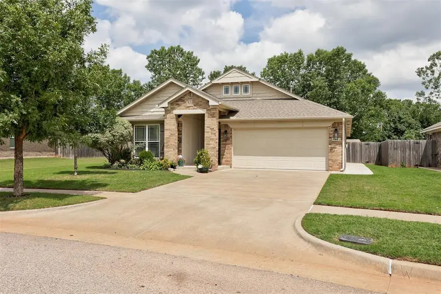 3520 Piney River Drive, Yukon, OK 73099 - #2