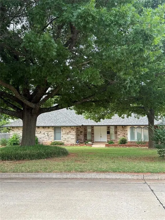 1746 W David Drive, Mustang, OK 73064