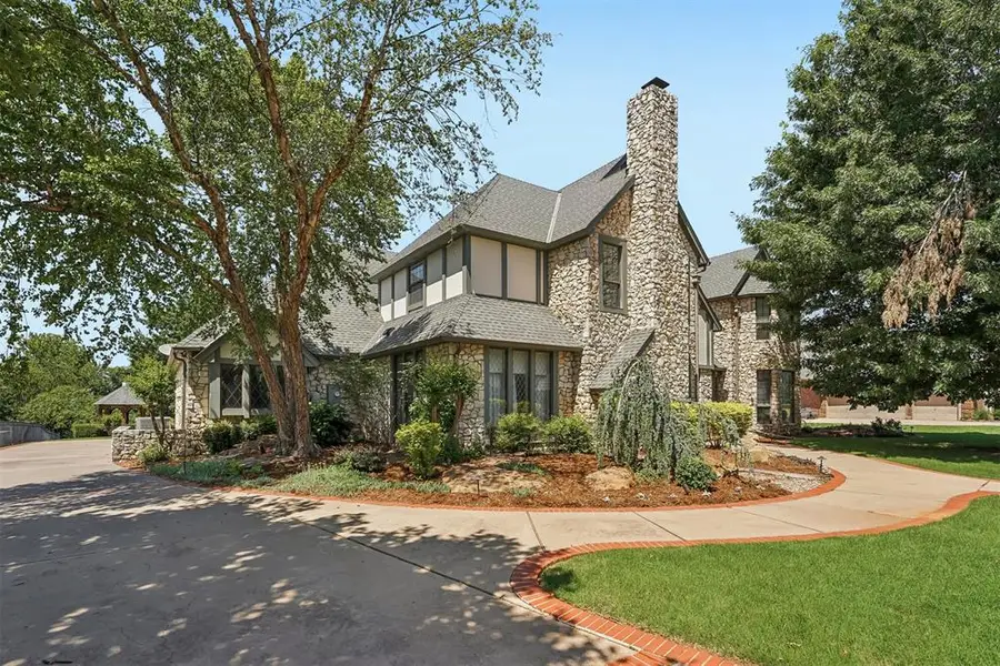425 Country Club Drive, Edmond, OK 73025 - #2