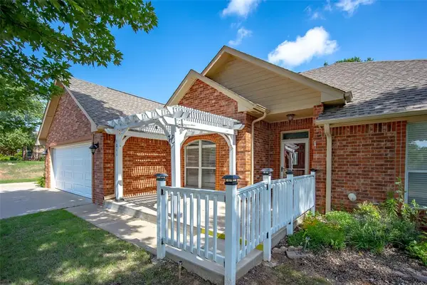 1011 Woodbrook Boulevard, Purcell, OK 73080