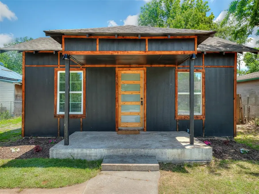 105 S K Avenue, El Reno, OK 73036 - #2