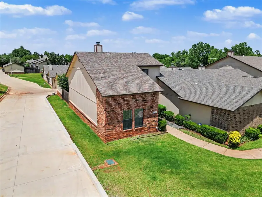 13711 E Crossing Way, Edmond, OK 73013 - #2