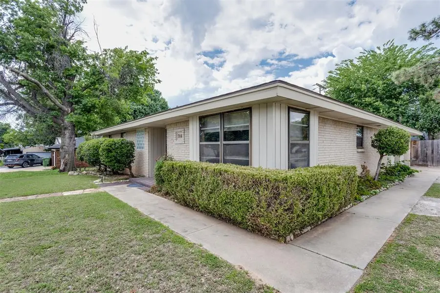 704 Vick Circle, Yukon, OK 73099 - #3