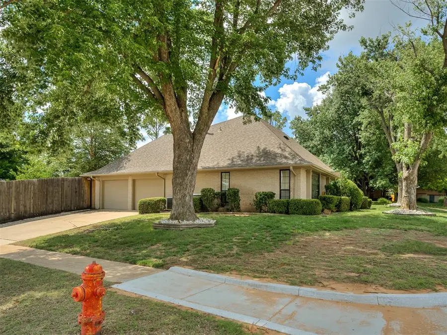 711 Landsdowne Court, Norman, OK 73072 - #3