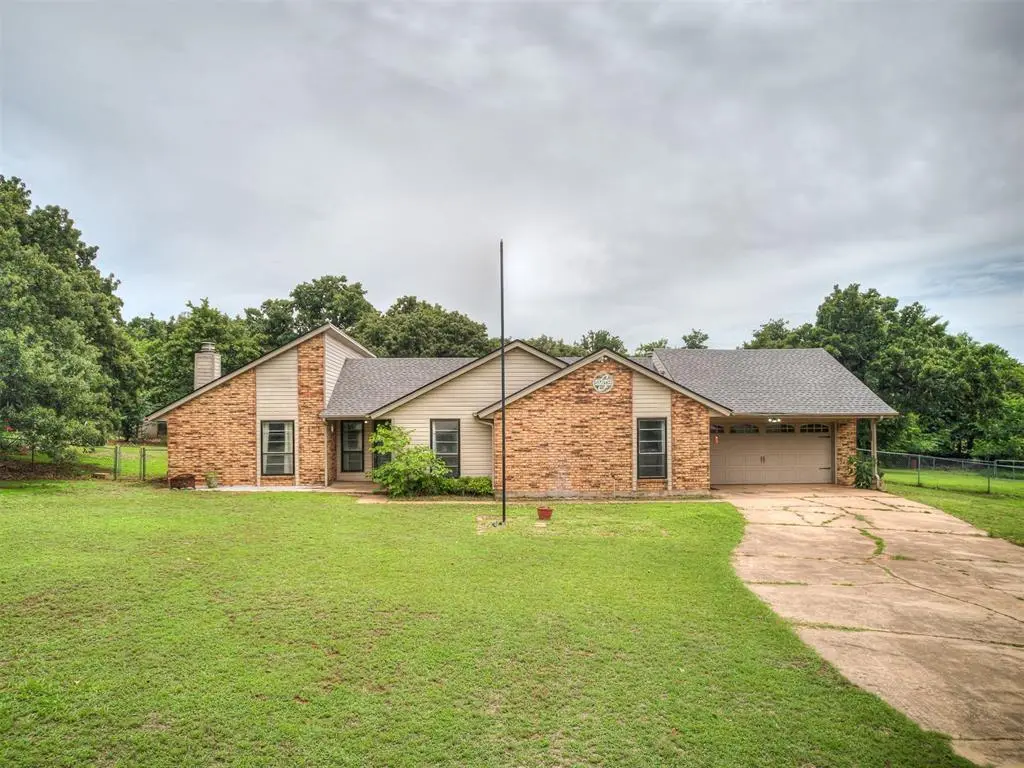 3904 Redbud Lane, Edmond, OK 73034 - #1