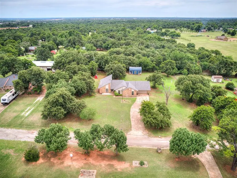 3904 Redbud Lane, Edmond, OK 73034 - #2