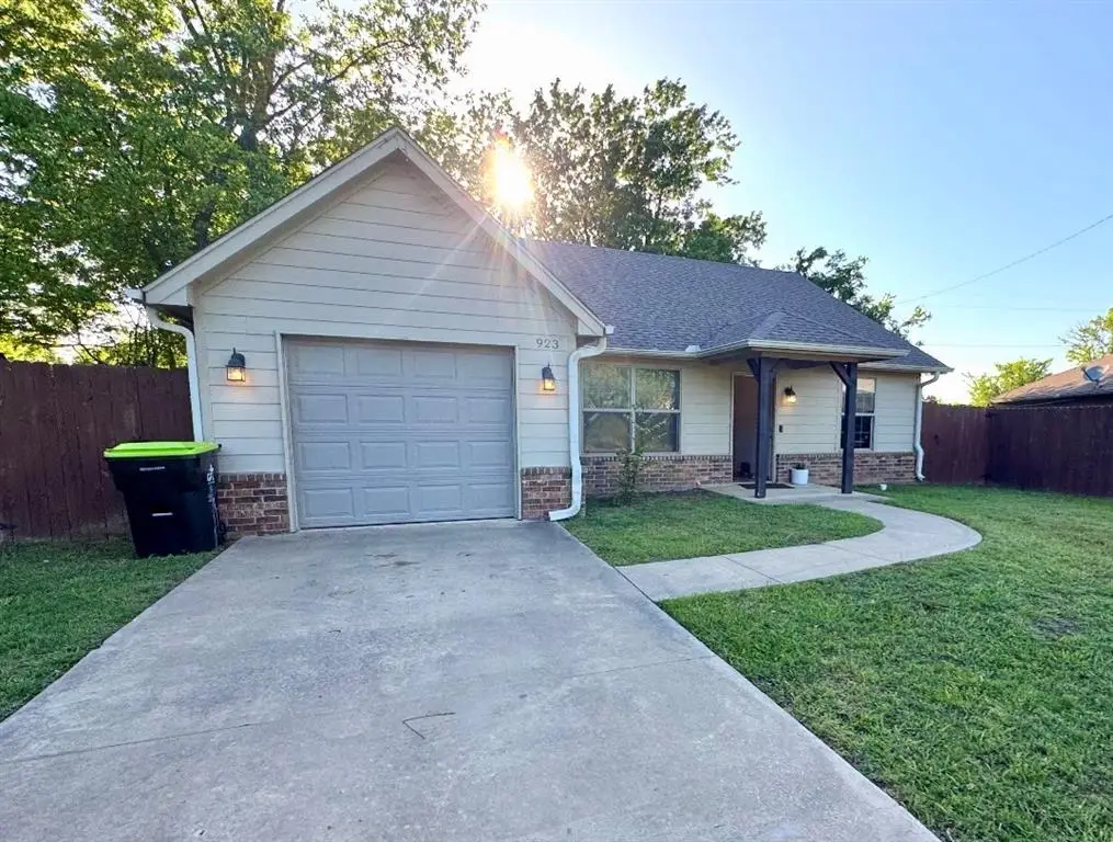 923 N Summer Tree Drive, Ada, OK 74820 - #1