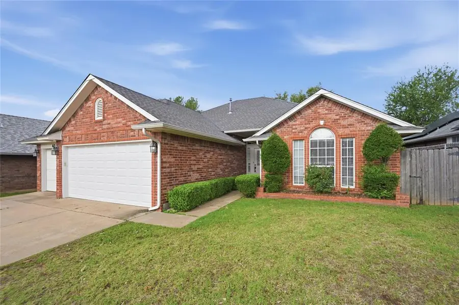 613 Bluegrass Lane, Yukon, OK 73099 - #2