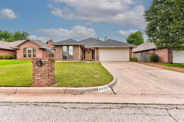 8013 Wilshire Ridge Drive, Oklahoma City, OK 73132