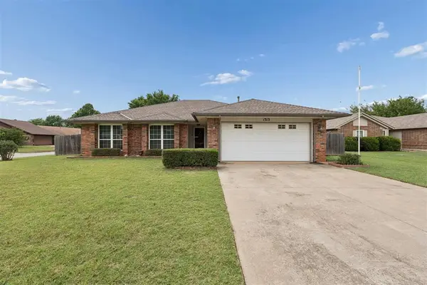 1313 Fairfax Court, Yukon, OK 73099