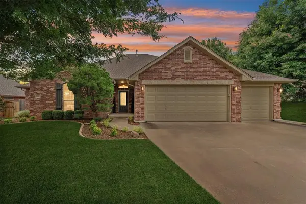 608 Ash Grove Circle, Edmond, OK 73003